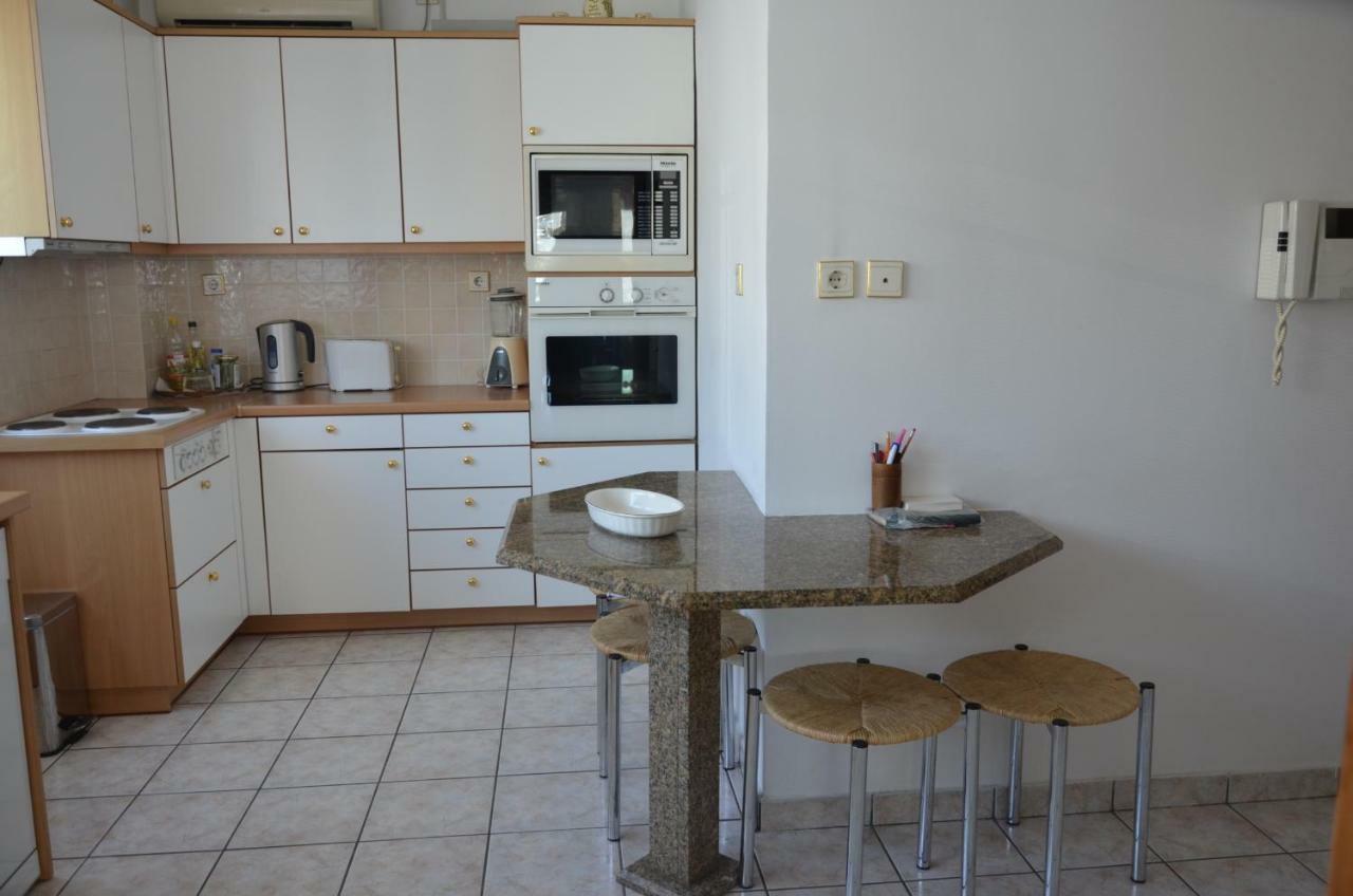 Perfect Beachfront Apartment Афіни Екстер'єр фото