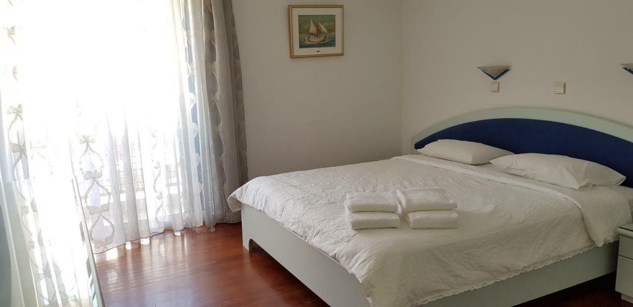 Perfect Beachfront Apartment Афіни Екстер'єр фото